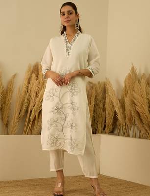 White women kurta pant dupatta set 1