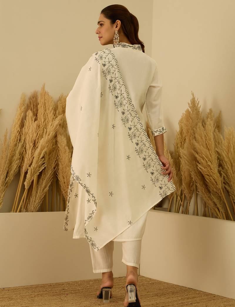 White women kurta pant dupatta set