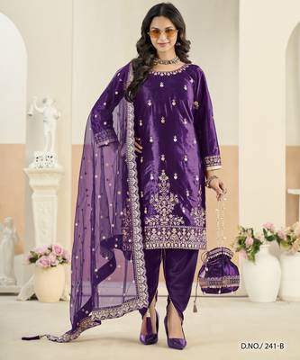 Violet ice velvet suit with embroidery  3