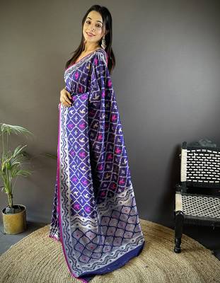 Blue lichi soft silk jacquard silver gold zari weaving banarasi saree 2