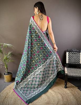 Dark green lichi soft silk jacquard silver gold zari weaving banarasi saree 3
