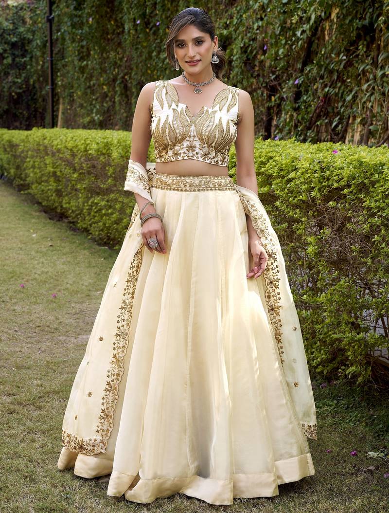 Graceful White Chanda Silk Plain With Sequins and Thread Embroidered Belt Indian wedding lehenga Choli dress