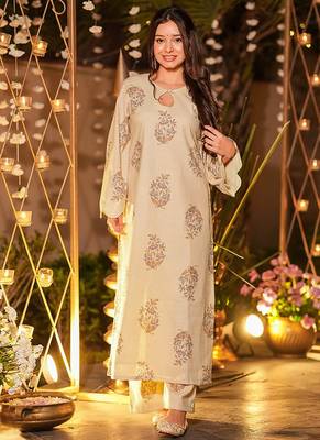 Beige heavy digital printed maslin salwar kameez 4