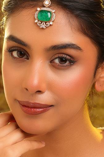 Gold plated kundan green stones maang tikka