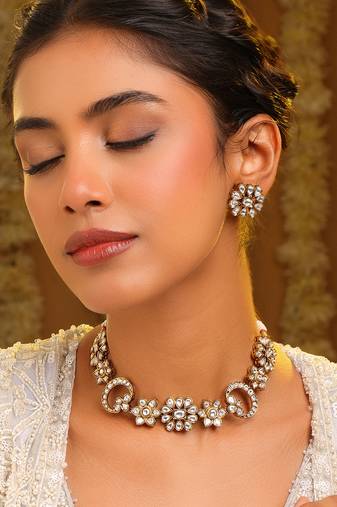 Gold plated kundan choker necklace set