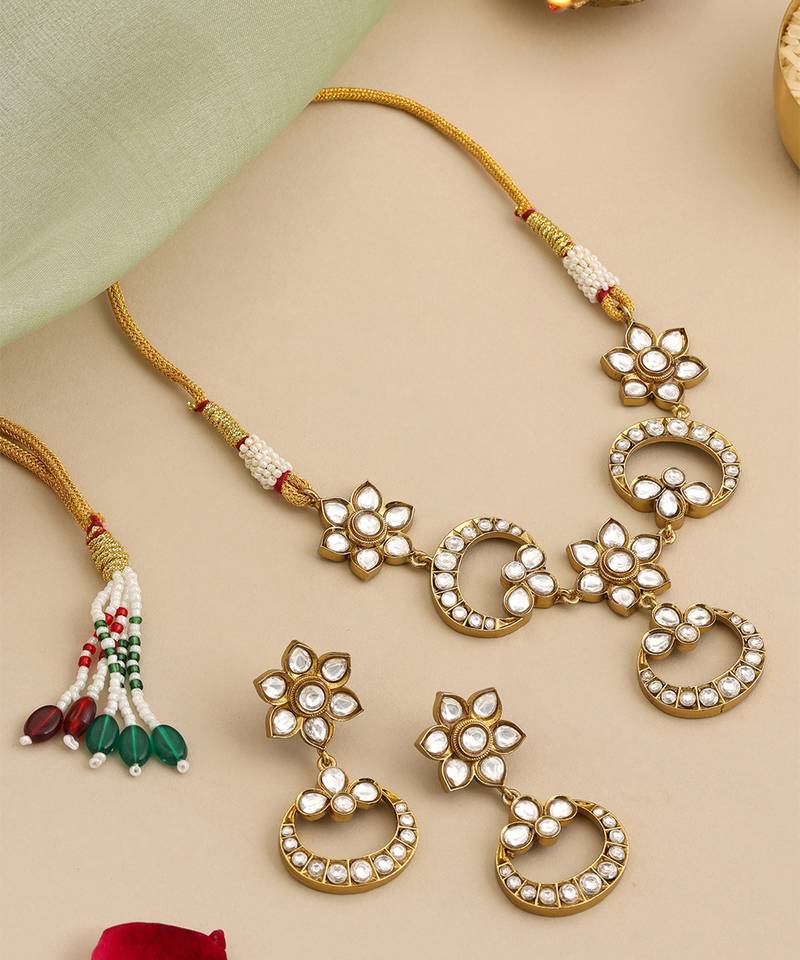 Gold plated kundan choker necklace set