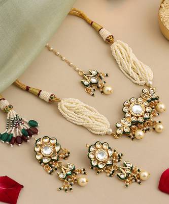 Gold plated kundan green stones choker necklace set with maang tikka 2