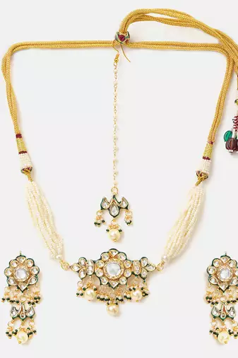 Gold plated kundan green stones choker necklace set with maang tikka