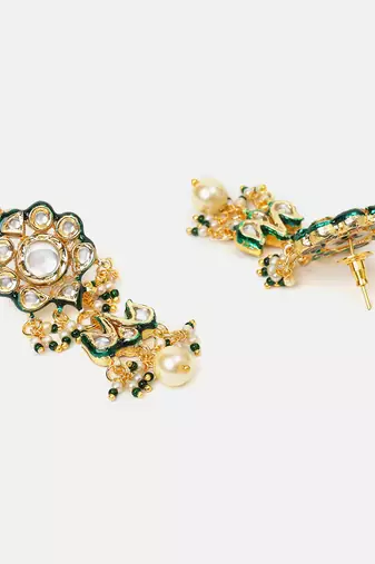 Gold plated kundan green stones choker necklace set with maang tikka