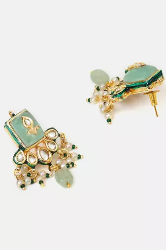 Gold plated kundan green stones necklace set with maang tikka