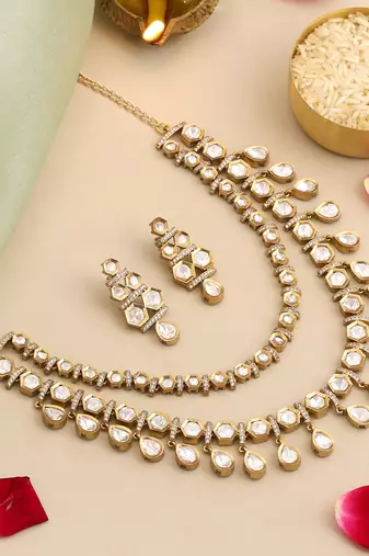 Gold plated kundan necklace set