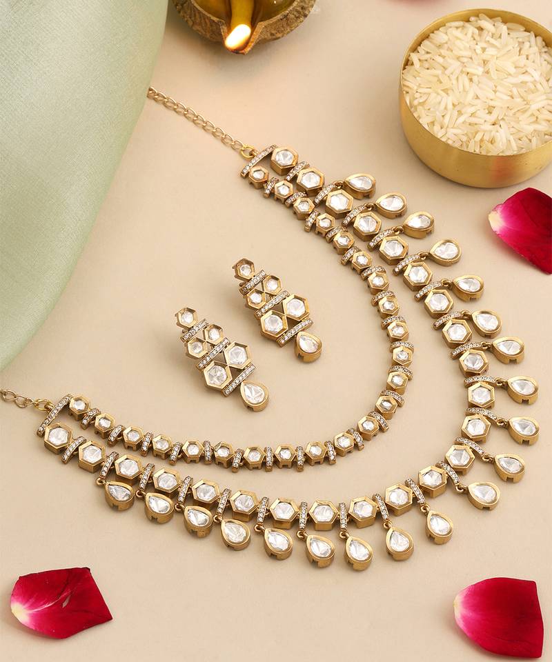 Gold plated kundan necklace set