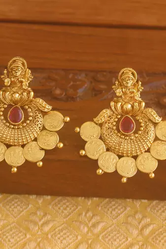 Matte finish temple earrings