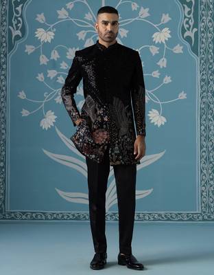Black embroidered velvet sherwani 1
