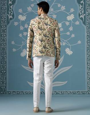 Beige floral printed blazer set 4