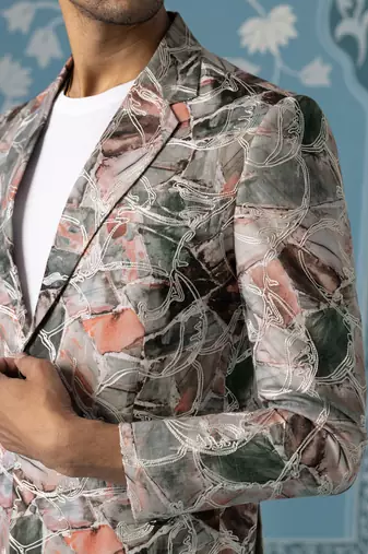 Printed blazer with intricate thread embroidery