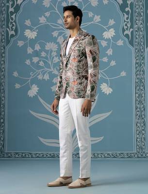 Printed blazer with intricate thread embroidery 3