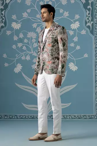 Printed blazer with intricate thread embroidery