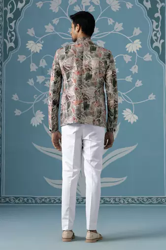 Printed blazer with intricate thread embroidery