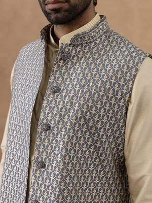 Banarsi brocade jacket with kurta set 2