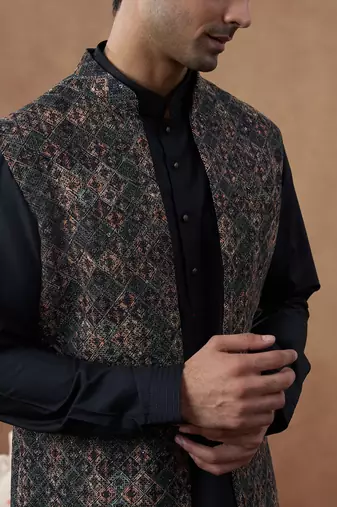 Multi-colour green bundi with classic black pathani set