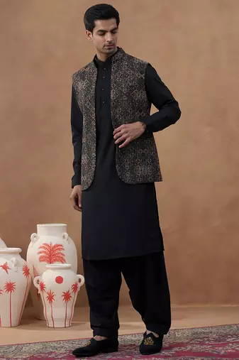 Multi-colour green bundi with classic black pathani set