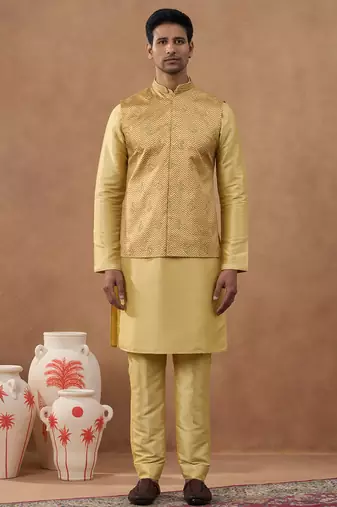 Gold herringbone printed bundi kurta set