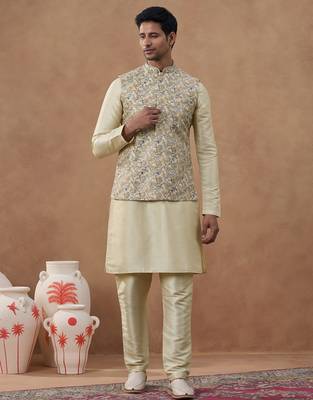 Beige kantha design bundi with kurta set 1