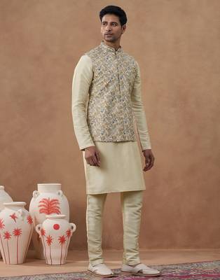 Beige kantha design bundi with kurta set 3