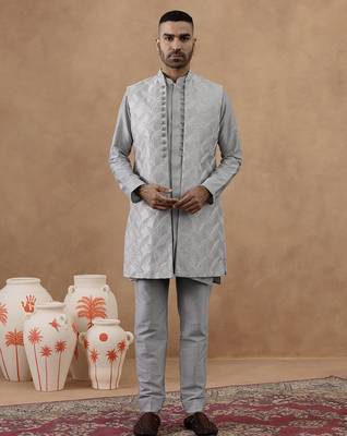 Grey thread-embroidered long bundi kurta set 1