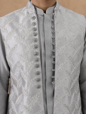 Grey thread-embroidered long bundi kurta set 2