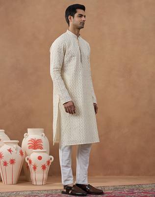 Cream zig-zag embroidered kurta set 3