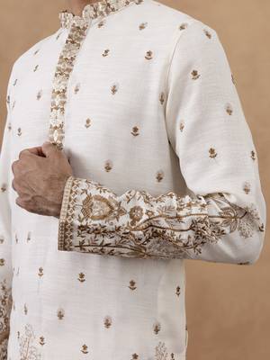 Cream kurta with detailed front machine embroidery 2