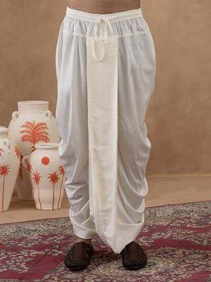 Cream kurta with detailed front machine embroidery 5