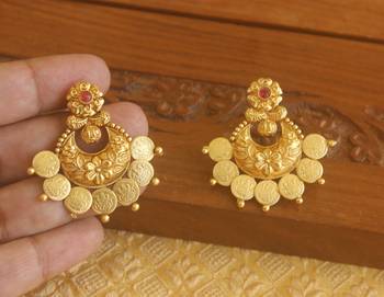Matte finish temple earrings 3