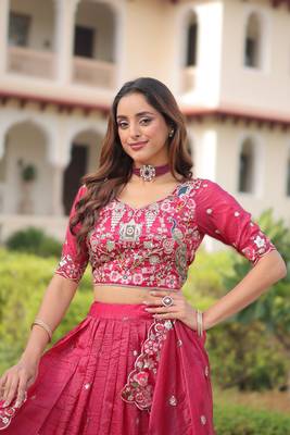 pink gold crush lehenga choli with embroidered work 4