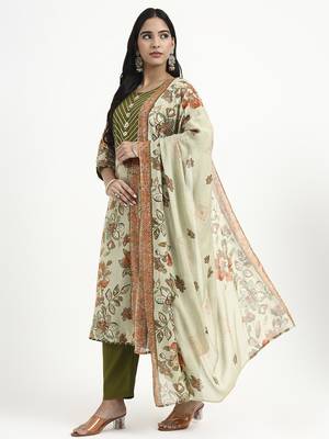  green lensing a line kurta trouser dupatta set 2
