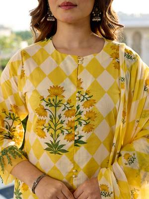  yellow floral and geometric a-line button yoke design kurta trouser dupatta set 4