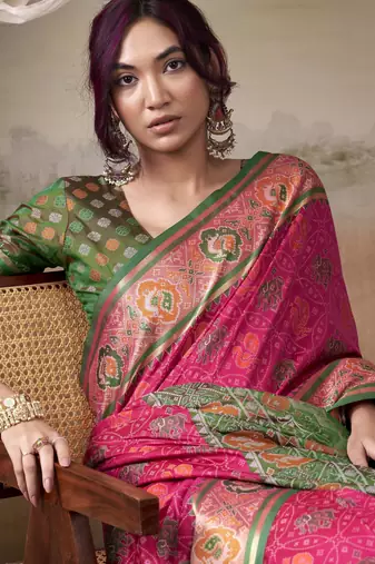 pink patola silk blend patola saree with unstitched blouse piece
