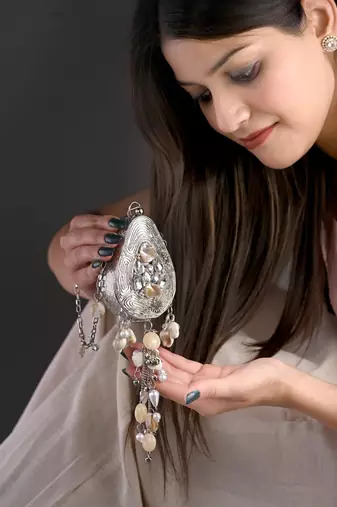 Avacado viral nano clutch bag - silver