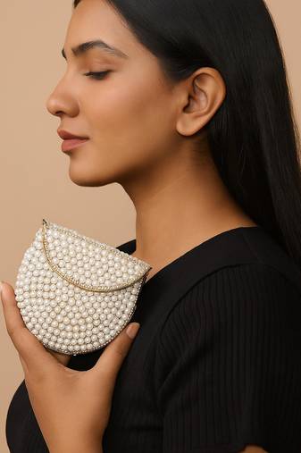 Moti clutch bag