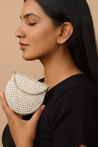 Moti clutch bag