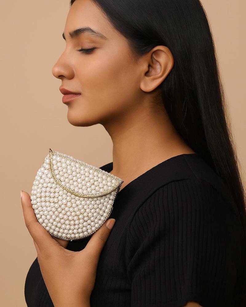 Moti clutch bag