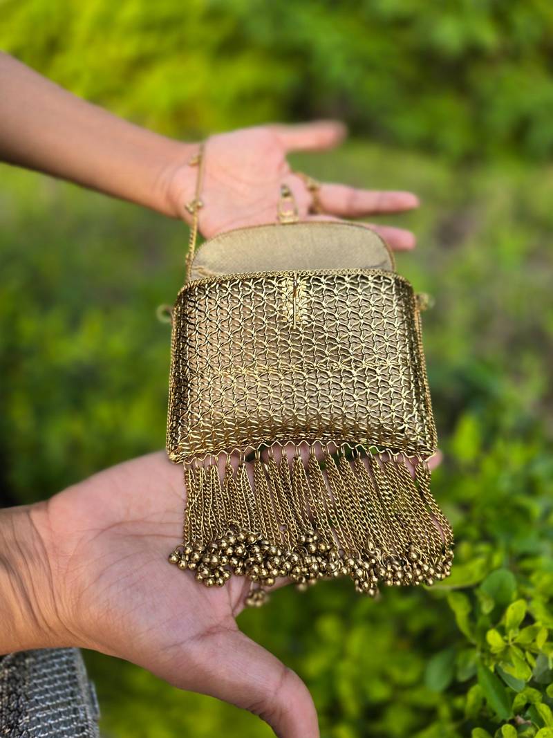 Lifafa fringe clutch bag gold