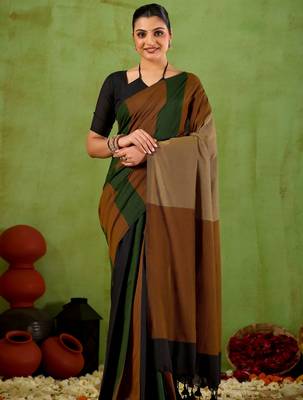 Raag varnam green handloom khadi cotton saree with 3