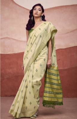 Parrot green modal cotton woven saree with unstitched blouse piece 2
