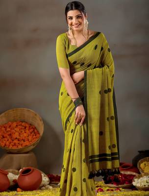 Raag varnam mehandi green handloom print cotton saree 4