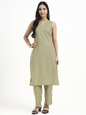  black cotton jacket co-ord set 5