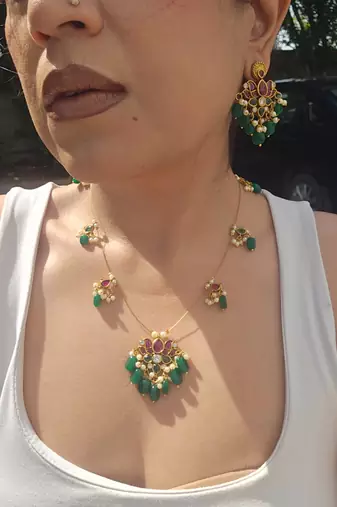 Invisible chain necklace set - lotus