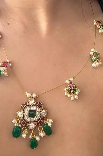 Invisible chain necklace set - niranjani